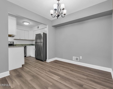 803 Wellington Place - Photo Thumbnail 4