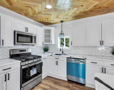 24 Woodlark Road - Photo Thumbnail 7