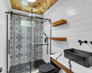 24 Woodlark Road - Photo Thumbnail 9