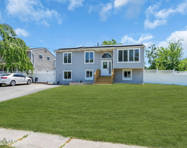 24 Woodlark Road - Photo Thumbnail 1