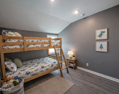 209 Hilltop Boulevard - Photo Thumbnail 5
