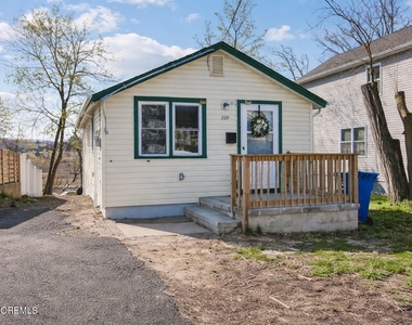209 Hilltop Boulevard - Photo Thumbnail 10