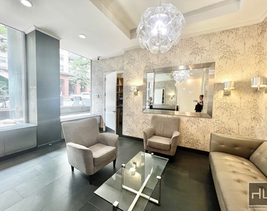 East 56 Street - Photo Thumbnail 9