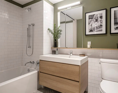 West 28th Street - Photo Thumbnail 4