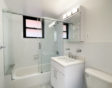 East 69 Street - Photo Thumbnail 2