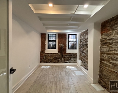 West 53 Street - Photo Thumbnail 1