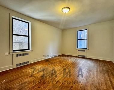 St Marks Avenue x Nostrand Ave  - Photo Thumbnail 3