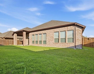208 Sequoia Drive - Photo Thumbnail 37