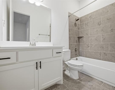 208 Sequoia Drive - Photo Thumbnail 14
