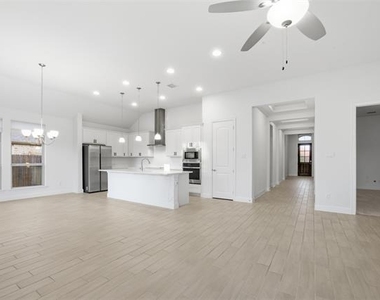 208 Sequoia Drive - Photo Thumbnail 29