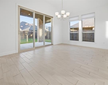 208 Sequoia Drive - Photo Thumbnail 17