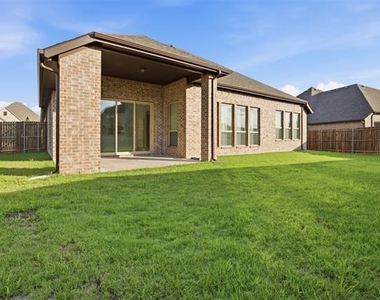 208 Sequoia Drive - Photo Thumbnail 36