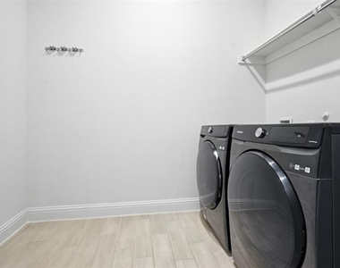 208 Sequoia Drive - Photo Thumbnail 11