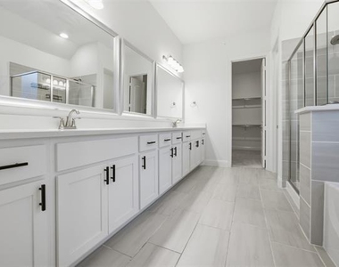 208 Sequoia Drive - Photo Thumbnail 22