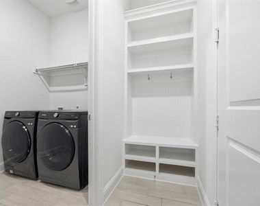 208 Sequoia Drive - Photo Thumbnail 12