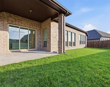 208 Sequoia Drive - Photo Thumbnail 39