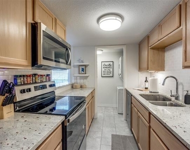 4338 Hartford Street - Photo Thumbnail 4