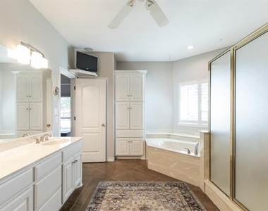 364 Alexandra Drive - Photo Thumbnail 12