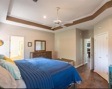 364 Alexandra Drive - Photo Thumbnail 10