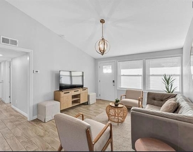 13506 Castleton Drive - Photo Thumbnail 9