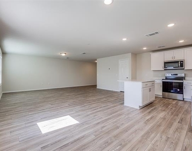 877 Table Rock Street - Photo Thumbnail 8