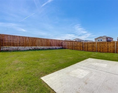 877 Table Rock Street - Photo Thumbnail 24