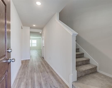 877 Table Rock Street - Photo Thumbnail 3