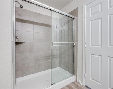 877 Table Rock Street - Photo Thumbnail 14