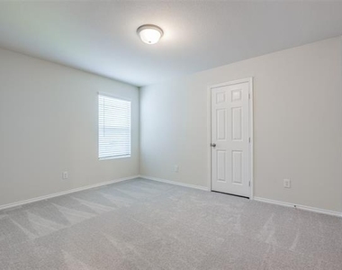 877 Table Rock Street - Photo Thumbnail 20