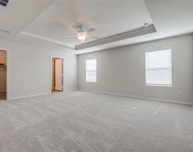 877 Table Rock Street - Photo Thumbnail 11