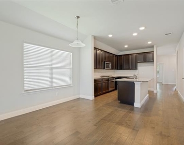 4541 Conrad Avenue - Photo Thumbnail 10