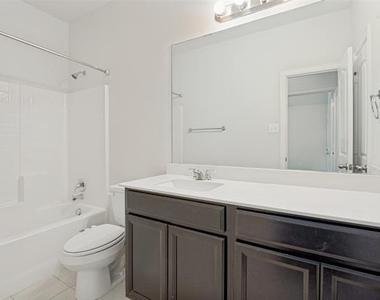 4541 Conrad Avenue - Photo Thumbnail 22