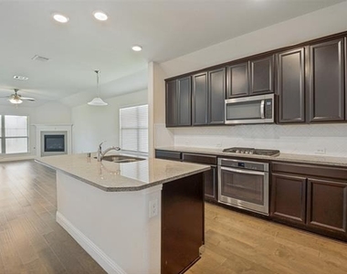 4541 Conrad Avenue - Photo Thumbnail 8