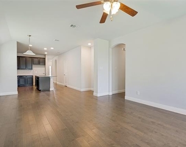 4541 Conrad Avenue - Photo Thumbnail 9