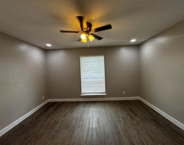 15919 Stillwood Street - Photo Thumbnail 5