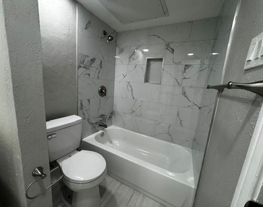 15919 Stillwood Street - Photo Thumbnail 8