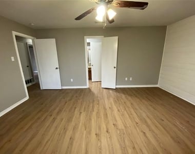 307 Wildwood Lane - Photo Thumbnail 26