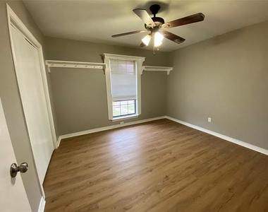 307 Wildwood Lane - Photo Thumbnail 13