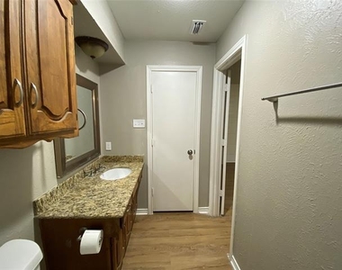 307 Wildwood Lane - Photo Thumbnail 28