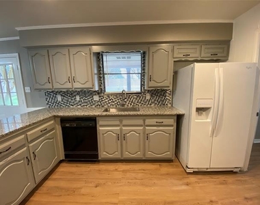307 Wildwood Lane - Photo Thumbnail 10
