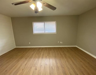 307 Wildwood Lane - Photo Thumbnail 24