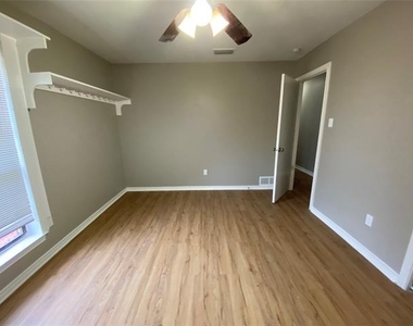 307 Wildwood Lane - Photo Thumbnail 20