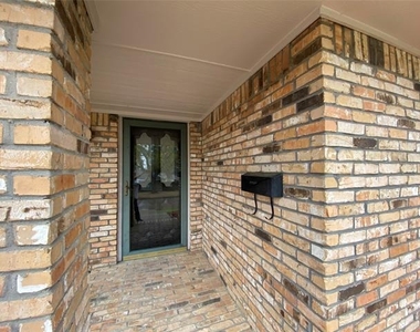 307 Wildwood Lane - Photo Thumbnail 2