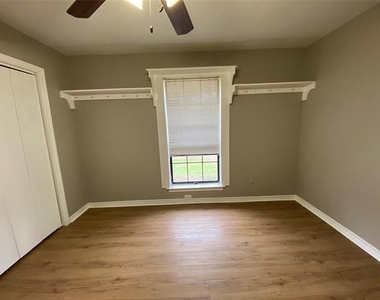 307 Wildwood Lane - Photo Thumbnail 16