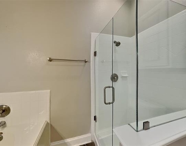 408 Jeffdale Drive - Photo Thumbnail 11