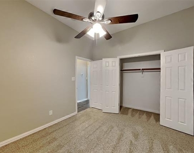 408 Jeffdale Drive - Photo Thumbnail 13