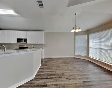 408 Jeffdale Drive - Photo Thumbnail 6