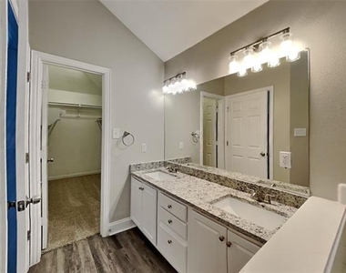 408 Jeffdale Drive - Photo Thumbnail 10