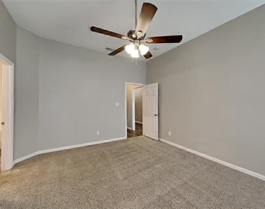 408 Jeffdale Drive - Photo Thumbnail 7