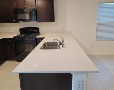 7513 Bluebell Lane - Photo Thumbnail 5